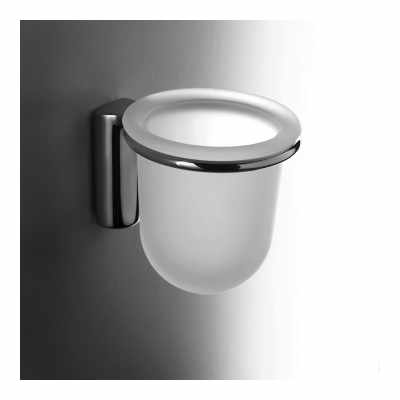 Colombo Luna portaspazzolini a muro in Vetro cromo, dettaglio ravvicinato del materiale e dell'aggancio - Colombo Design