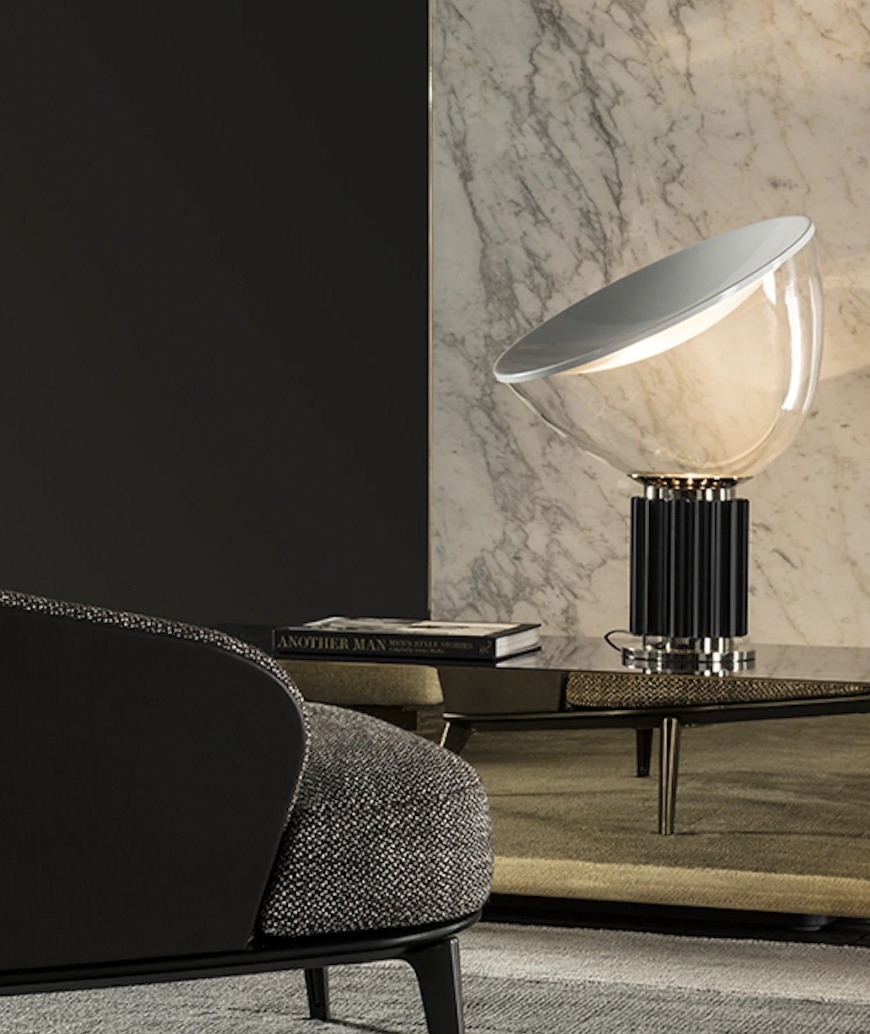 Flos Taccia Lampada da tavolo nero con dimmer, vista posteriore con attacco elettrico