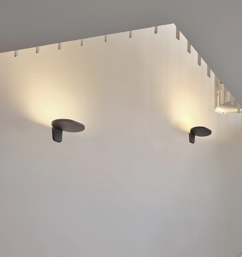 Flos Oplight W1 Lampada a Parete Textured nero satinato, particolare del diffusore luminoso