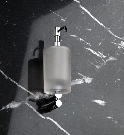 Dispenser portasapone in Vetro Satinato Cromo Trasparenze montato a parete, vista del design e della finitura