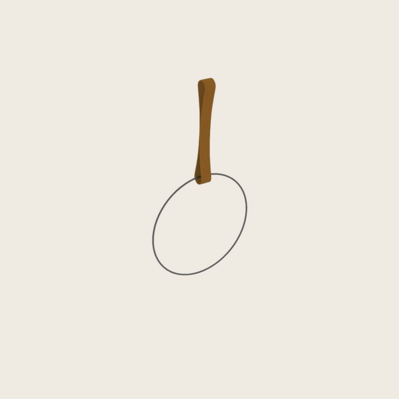 Colavene portasciugamani ad anello in cuoio finitura in naturale montato a parete, vista del design e della finitura