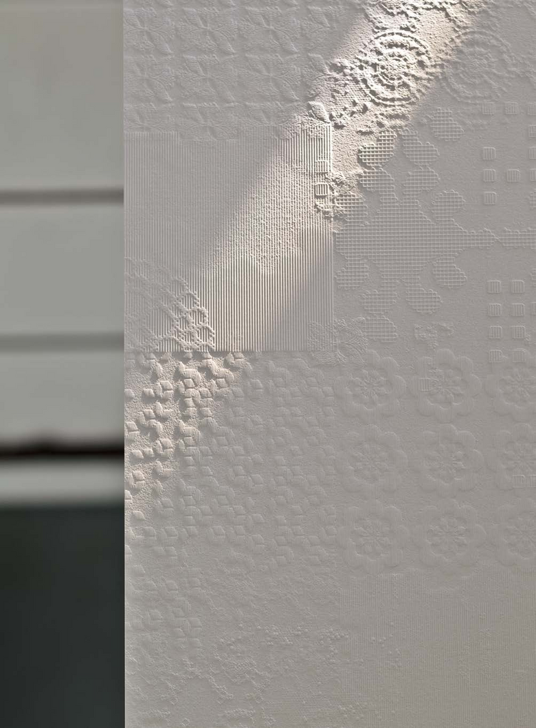 Mutina Dechiner Decor Piastrella Rettificato Relief in gres porcellanato e spazzolato, superficie e texture ravvicinata...