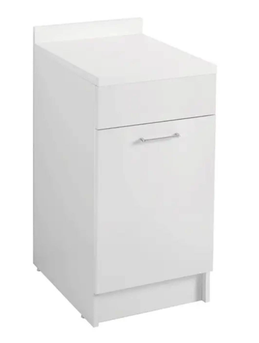Colavene mobile base 45x60 con anta apertura a sinistra e in lucido installato su lavello, vista della bocca e della leva