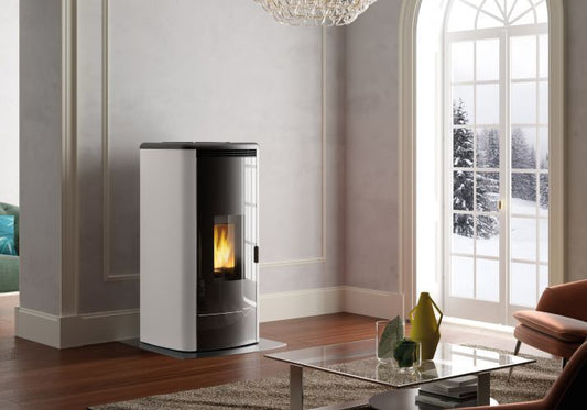 Stufa A Pellet Ventilata ad acqua con top in ghisa e acciaio bianco Palazzetti Maida Idro 18t