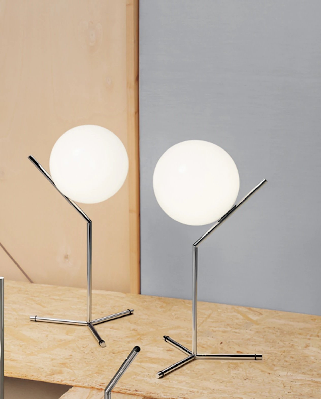 Flos IC Lights Table 1 High Lampada da tavolo Cromo spenta, dettaglio del corpo lampada e dei materiali