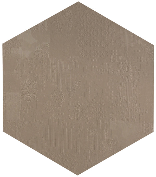 Mutina Dechiner Decor Piastrella Esagonale Rettificato Relief Spazzolato Cm 60x60 In Gres Porcellanato Ecru