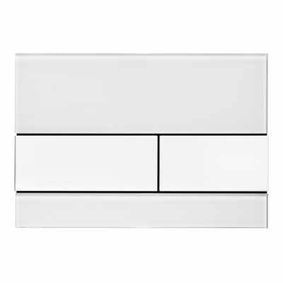 Tecesquare Placca 2puls Vetro Bianco Tasto Cromo Bianco Cromato ambientato su piano bagno con accessori - Tece Italia