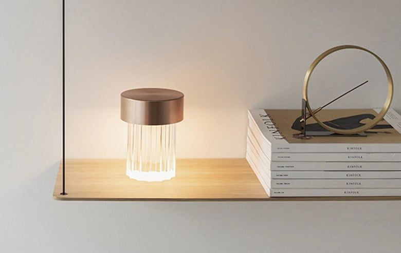 Flos Last Order Fluted Lampada ricaricabile vetro scanalato, particolare del diffusore luminoso