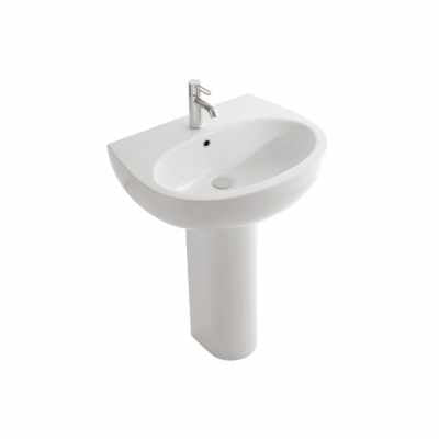 Globo Grace Colonna a pavimento per lavabo Grace in in ceramica e lucido ambientato su piano bagno con accessori...