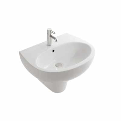 Globo Grace Semicolonna in ceramica per lavabo Gr065bi in lucido ambientato su piano bagno con accessori - Ceramica Globo