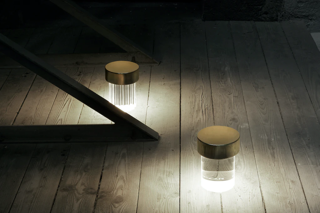 Flos Last Order Fluted Lampada da Tavolo ricaricabile da, particolare del diffusore luminoso