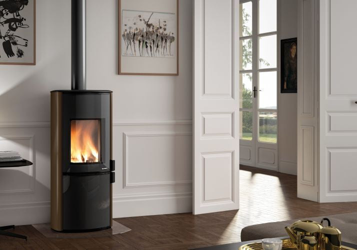 Stufa a Legna ad aria 8 kw con porta verticale top in, vista laterale che mostra profilo e dimensioni