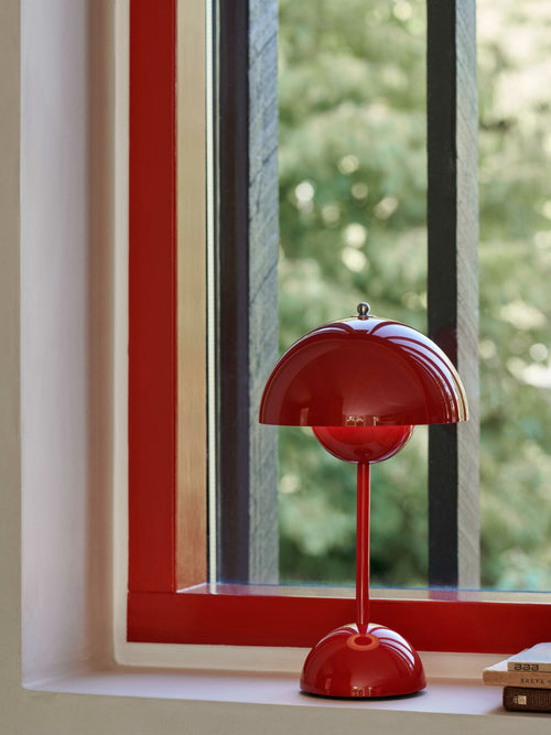 &Tradition Flowerpot VP9 Lampada ricaricabile da interno Rosso spenta, dettaglio del corpo lampada e dei materiali