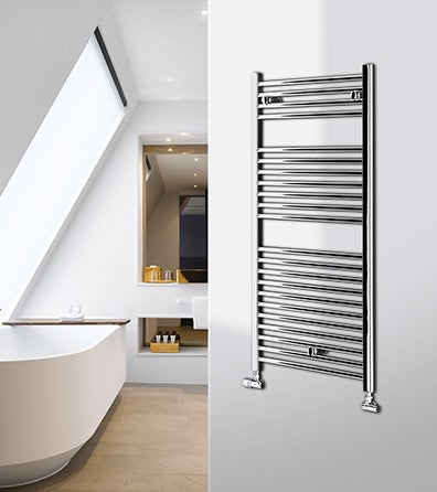 Lazzarini Sanremo 1110x500 scaldasalviette ad acqua 353 w Cromato accesa in soggiorno, fiamma visibile attraverso il vetro