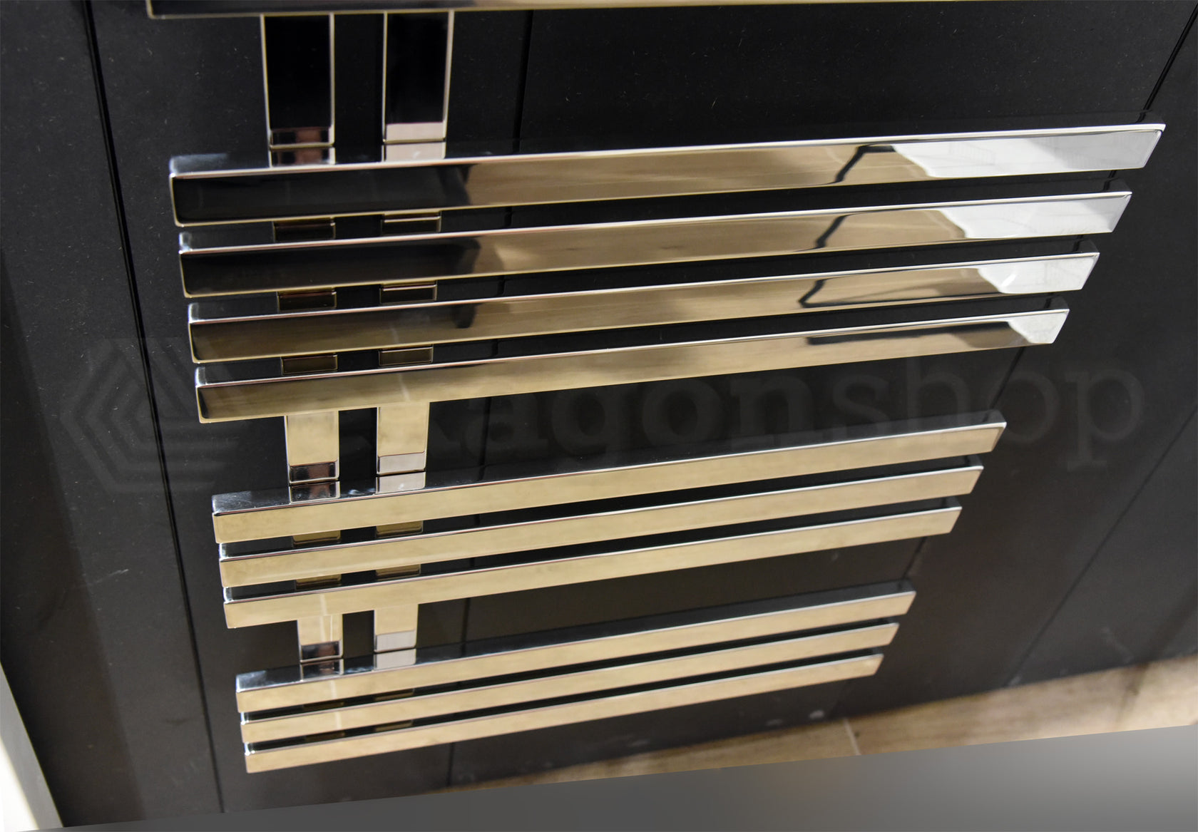 Schema tecnico di installazione di Irsap Blues scaldasalviette 170x50 acqua 460W allacciamento con canna fumaria