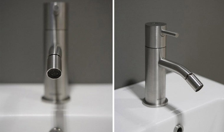 Antonio Lupi Ayati Miscelatore Bidet Acciaio inox Satinato, dettaglio ravvicinato della finitura e del marchio - Antonio...
