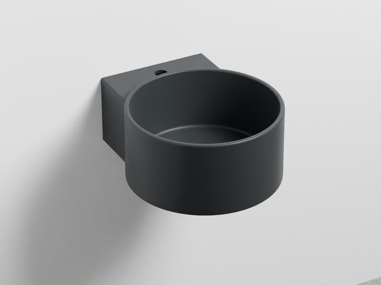 Cielo Sella Lavabo 40x48 Monoforo sospeso Senza Troppopieno in ceramica ambientato su piano bagno con accessori