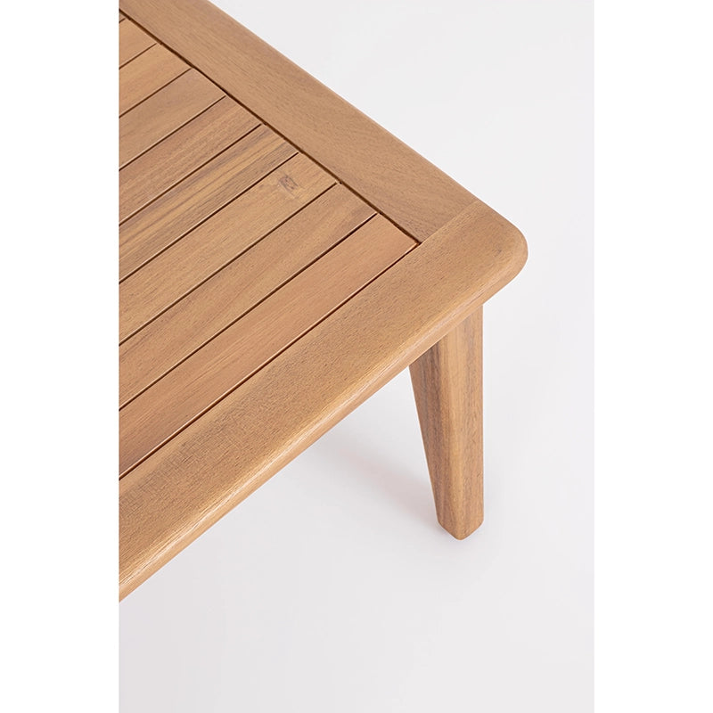 Andrea Bizzotto Danubio salotto outdoor in legno acacia con ambientato in spazio living con arredi coordinati