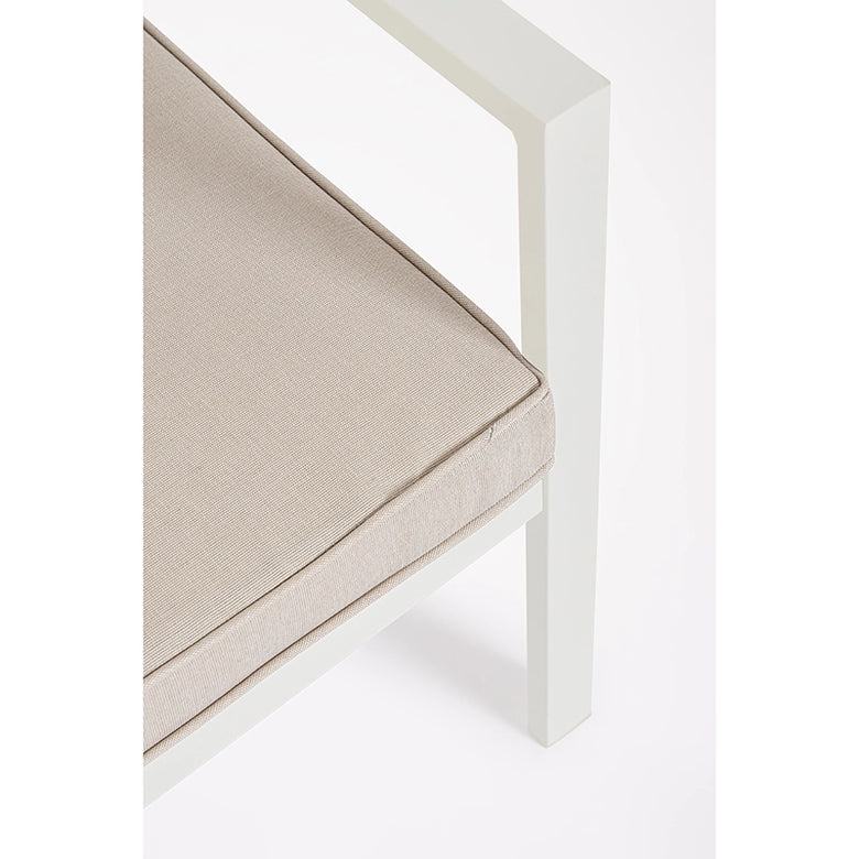 Andrea Bizzotto Hilde salotto con cuscini beige bianco visto dall'alto, composizione e proporzioni