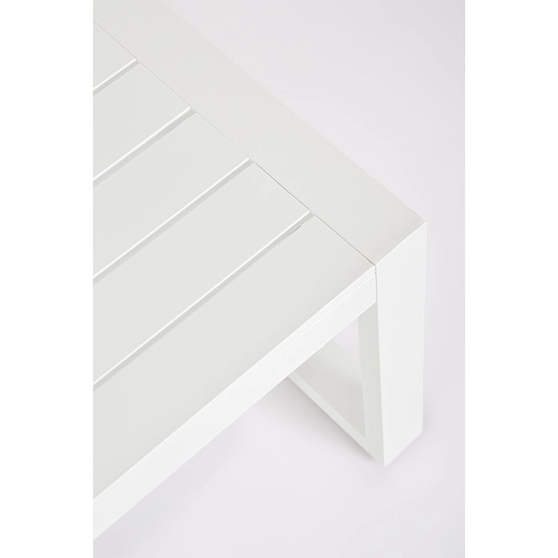 Andrea Bizzotto Hilde salotto con cuscini beige bianco ambientato in spazio living con arredi coordinati