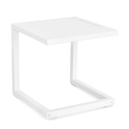 Andrea Bizzotto Hilde tavolino 40x40 bianco in alluminio e opaco ambientato in spazio living con arredi coordinati