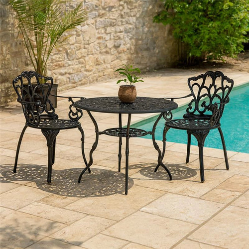 Andrea Bizzotto Victoria 110 cm tavolo da giardino ambientato in spazio living con arredi coordinati