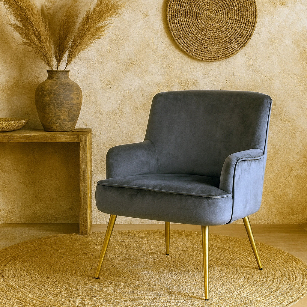 Andrea bizzotto Clelia Poltrona Atmosphere Effetto Velluto ambientato in spazio living con arredi coordinati