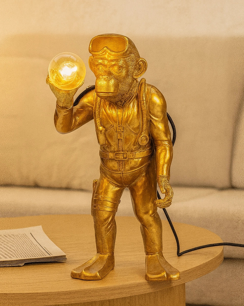 Animal Monkey lampada scimmia 50 cm in poliresina oro accesa in ambiente, design e diffusione della luce - Exagonshop