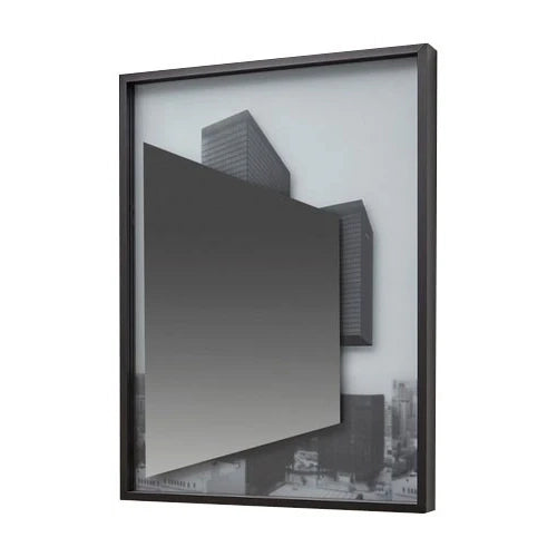 Antonio Lupi Specchio 54x75 a tre Strati Collage307 in alluminio con lavabo e rubinetteria, vista frontale su sfondo...