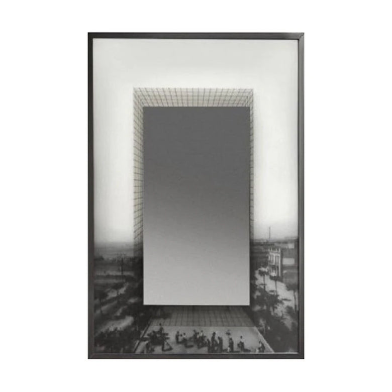 Antonio Lupi Collage309 Specchio 54x75 con Cornice In in alluminio con lavabo e rubinetteria, vista frontale su sfondo...