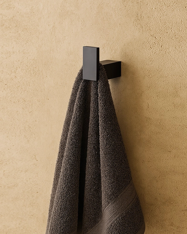 Appendino in alluminio nero Sky in opaco montato a parete, vista del design e della finitura - Exagonshop