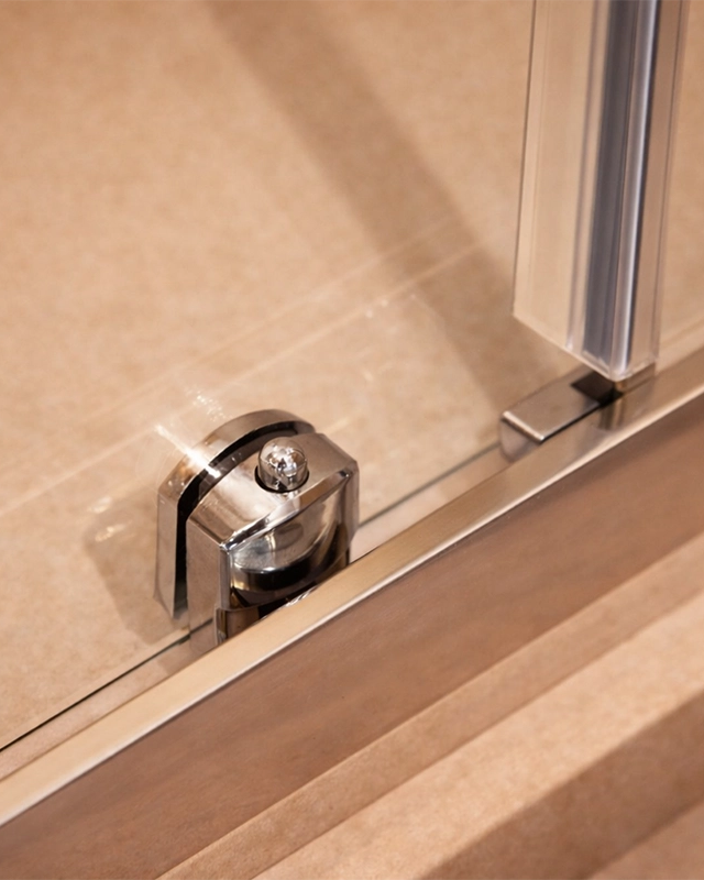 Box doccia 80x160 Nuvola un anta scorrevole reversibile 6 Cromato installato in bagno moderno con ante in vetro temperato...