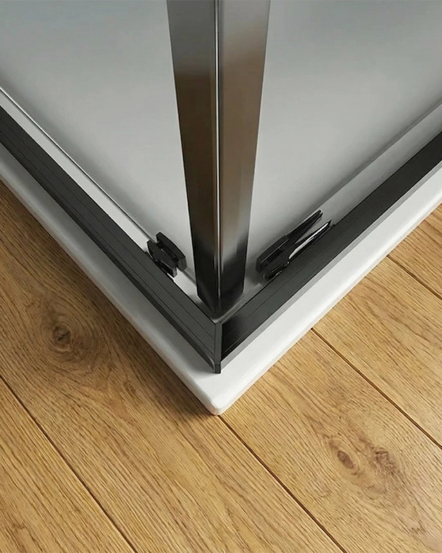 Box doccia 80x80 Rio doppio scorrevole vetro 6 mm installato in bagno moderno con ante in vetro temperato - Exagonshop