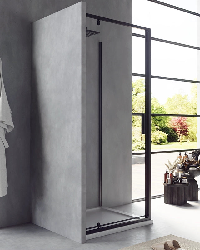 Box doccia 90x70 Rio a pivot vetro 6 mm trasparente H 195 installato in bagno moderno con ante in vetro temperato...