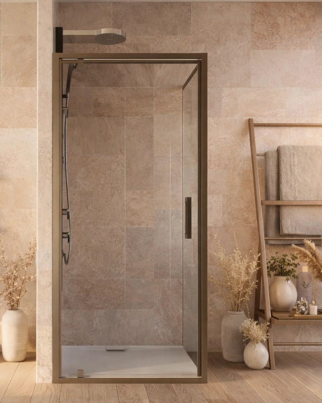 Box doccia 80x70 a battente Marsiglia reversibile installato in bagno moderno con ante in vetro temperato - Exagonshop