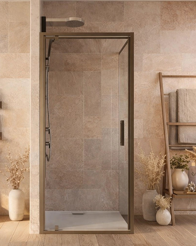 Box doccia 70x80 a battente Marsiglia reversibile installato in bagno moderno con ante in vetro temperato - Exagonshop