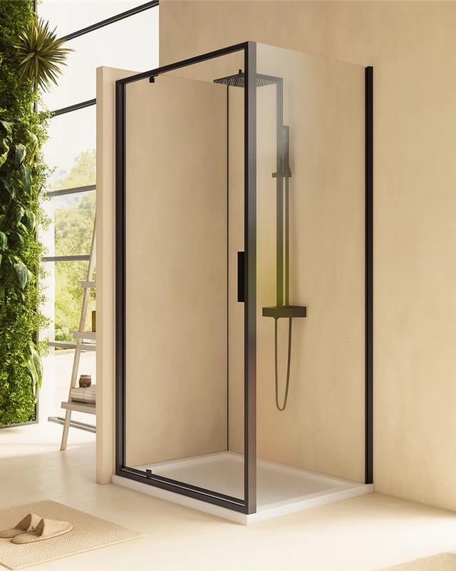 Box doccia 90x70 Rio a pivot vetro 6 mm trasparente H 195 in alluminio installato in bagno moderno con ante in vetro...