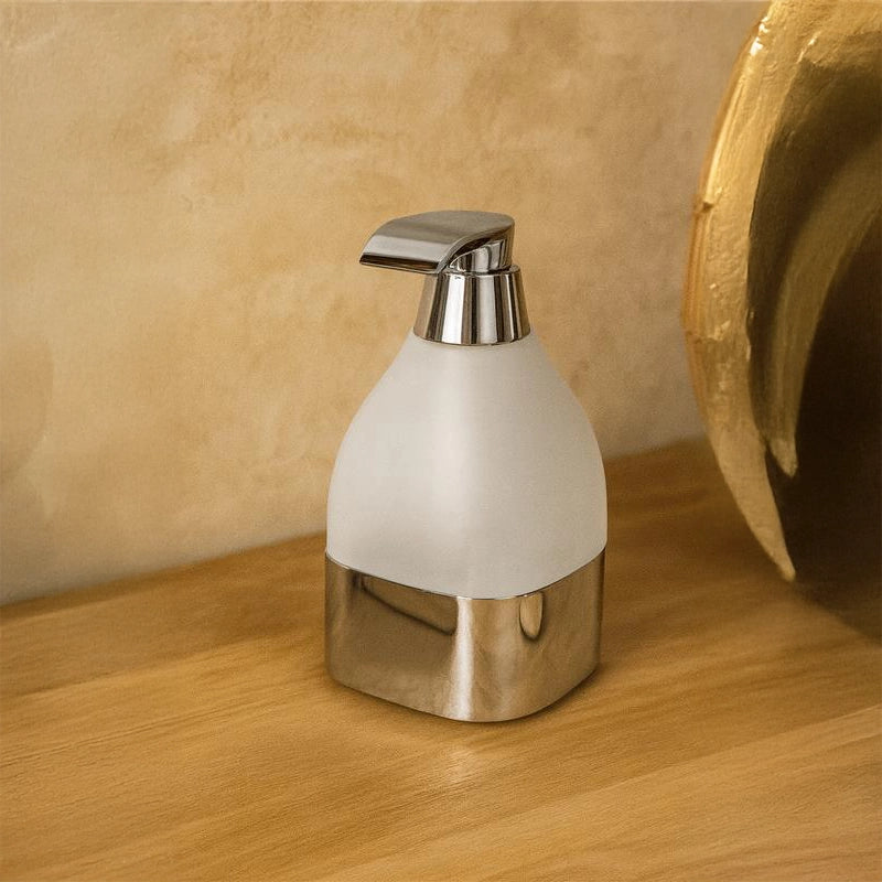 Colombo Alize dispenser in Vetro Acidato Naturale cromo in lucido montato a parete, vista del design e della finitura...