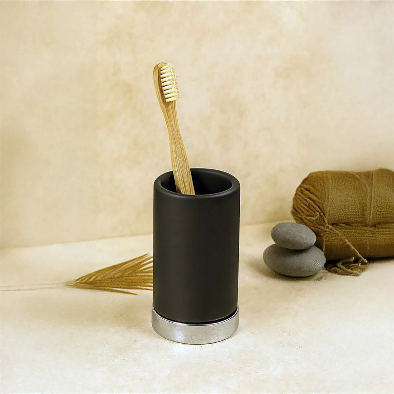 Colombo Nordic portaspazzolini da Appoggio in Ceramica Nero Cromo Nero Opaco montato a parete, vista del design e della...