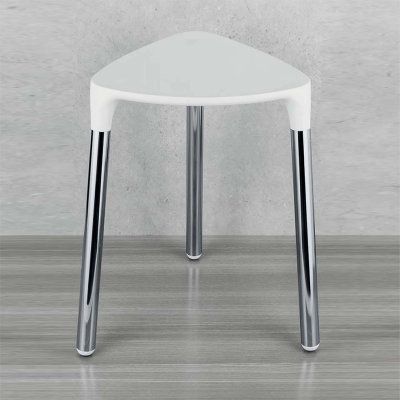 Sgabello bagno doccia bianco con struttura in acciaio e dettaglio Colombo Design
