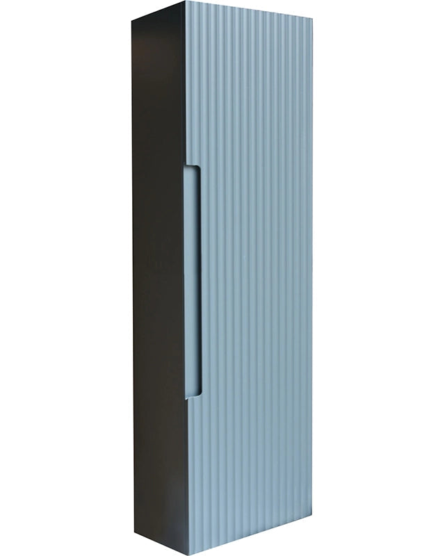 Colonna bagno 120x34 Mango reversibile sky blue ambientato in bagno moderno con specchio e accessori - Exagonshop