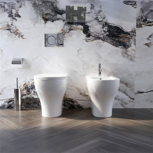 Coppia sanitari Touch a pavimento filo muro bianco lucido con sedile softclose