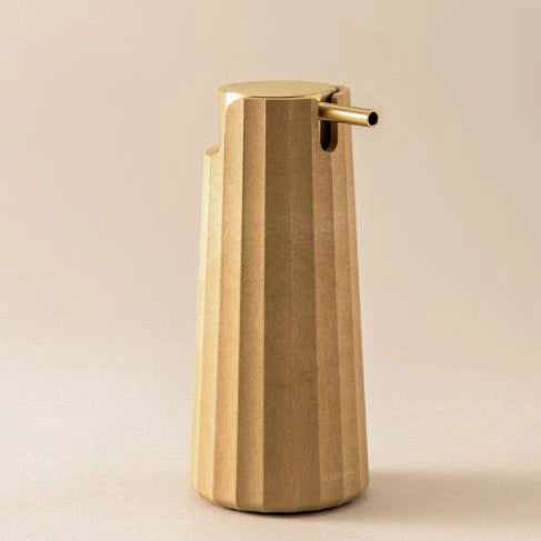 Cosmic L'Avenir dispenser sapone 200 ml oro spazzolato pvd montato a parete, vista del design e della finitura...