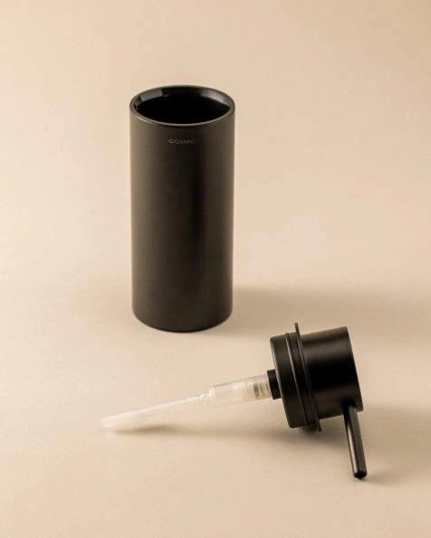 Dispenser sapone liquido 200 ml da appoggio in acciaio, vista laterale del profilo a muro - Industrias Cosmic