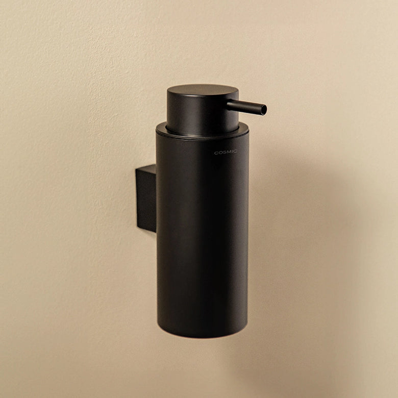 Dispenser sapone liquido a muro Nero Satinato Logic Cosmic montato a parete, vista del design e della finitura...