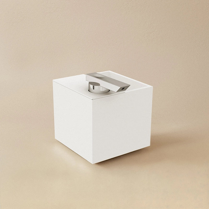 Dispenser sapone liquido con Portaspazzolini cromo Bianco in lucido montato a parete, vista del design e della finitura...