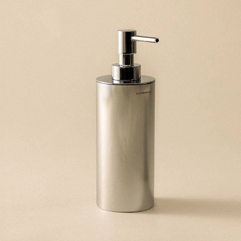 Dispenser sapone liquido da Appoggio cromo Architect Cosmic in lucido montato a parete, vista del design e della finitura...