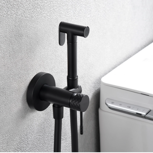 Doccetta bidet con miscelatore Memo incasso nero opaco, vista frontale della maniglia e della bocca di erogazione...