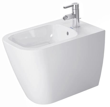 Duravit Happy D2 Coppia sanitari filo muro sedile, vista frontale su sfondo bianco