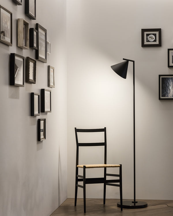 FLOS Captain Flint Lampada a pavimento 154 cm Antracite Marmo Nero F1530030